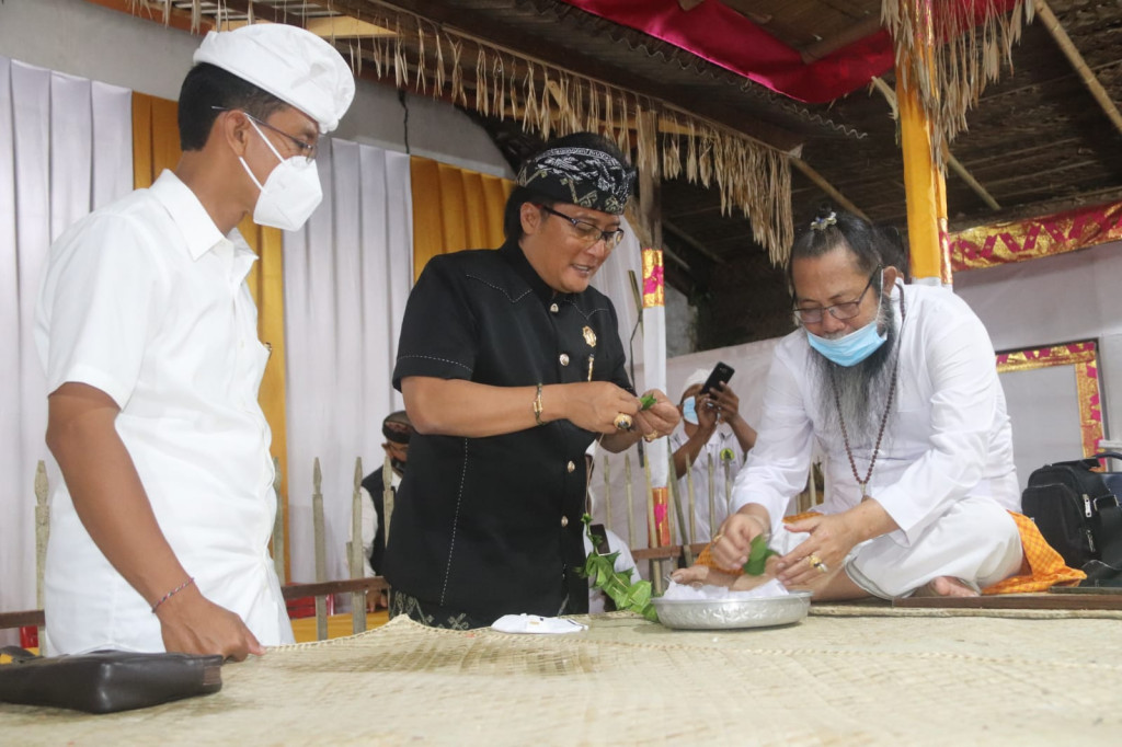 Ketua MGPSSR Bali, Giri Prasta Hadiri Karya Mamukur Jro Mangku Istri Pura Gede Dalem Warung, Buduk